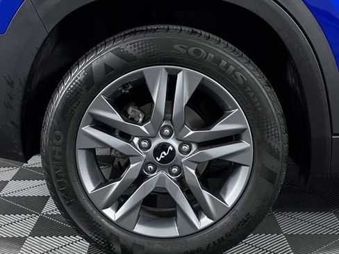 Used 2023 Kia Seltos S image 11