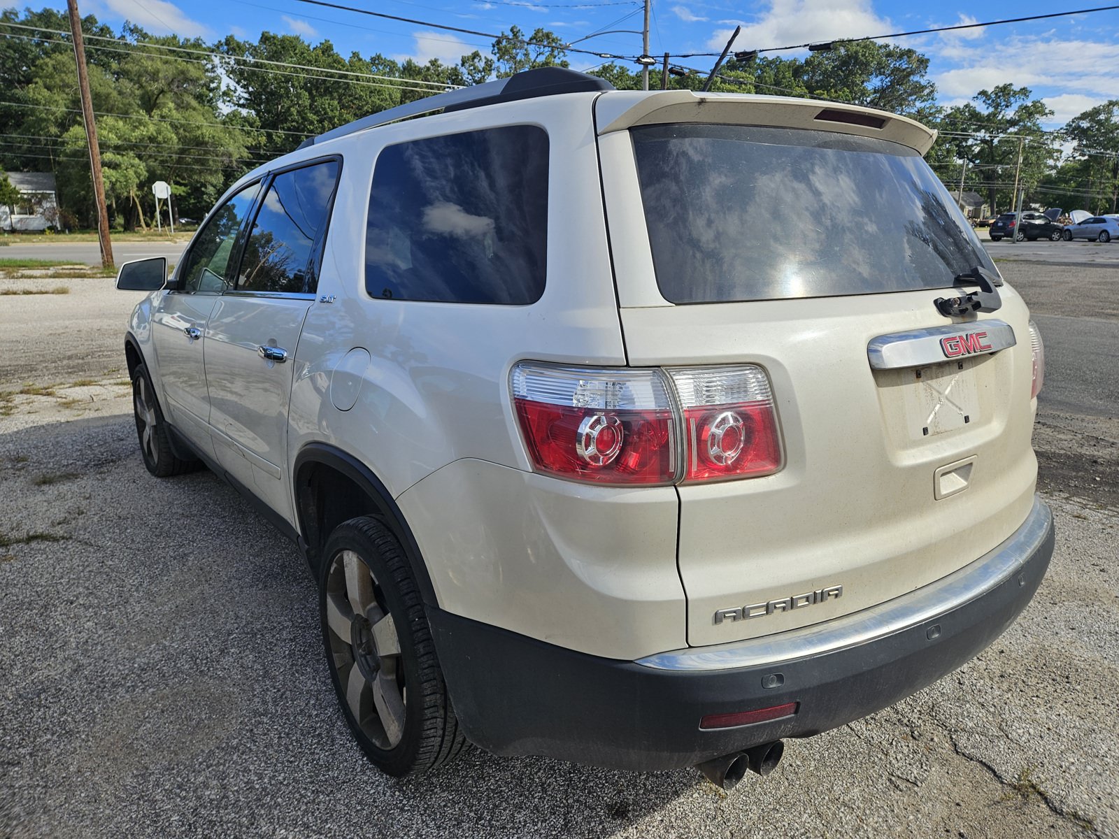 Used 2011 GMC Acadia SLT FWD image 4