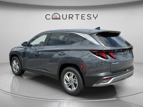 New 2026 Hyundai Tucson SE image 3