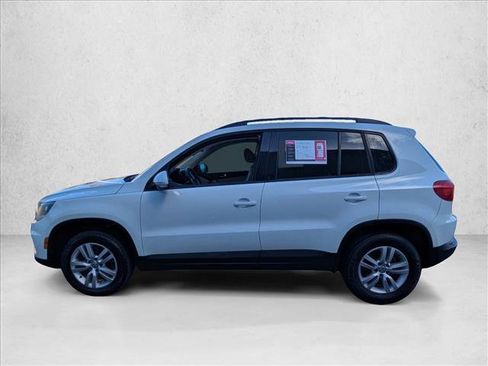 Used 2016 Volkswagen Tiguan S image 9