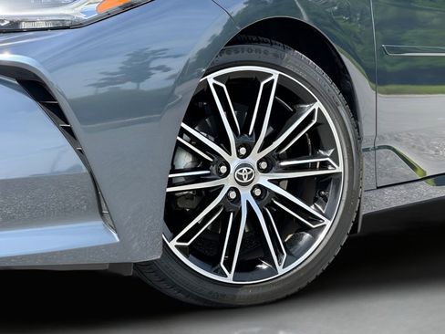 Used 2021 Toyota Avalon Touring image 9
