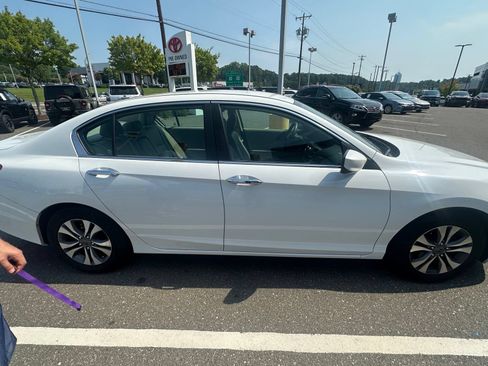 Used 2014 Honda Accord LX image 6