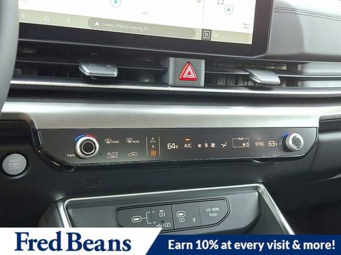 New 2025 Kia Carnival SX w/ SX Dark Edition Package image 13