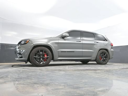 Used 2019 Jeep Grand Cherokee SRT w/ Trailer Tow Group IV AWD/4WD image 37
