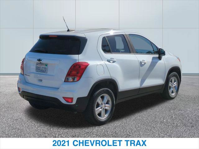 Used 2021 Chevrolet Trax LS w/ Tint and Cruise Package AWD/4WD image 7