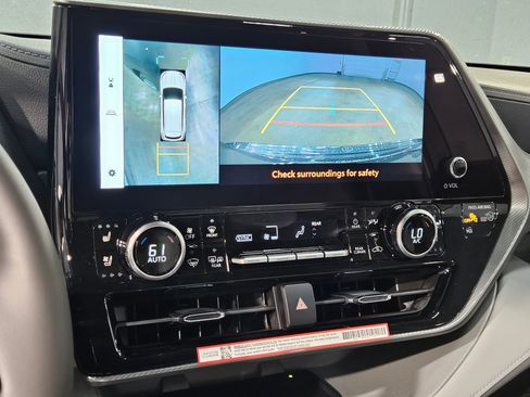New 2026 Toyota Highlander Platinum AWD/4WD image 18