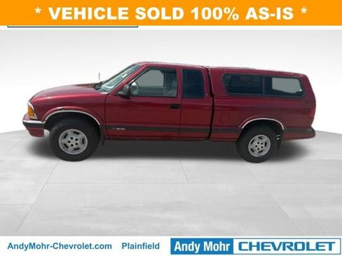 Used 1995 Chevrolet S10 Pickup LS AWD/4WD image 2