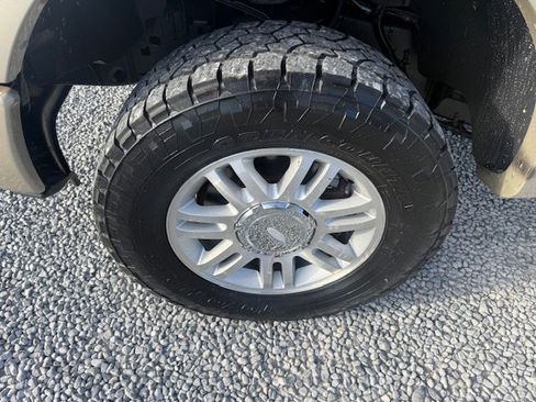 Used 2010 Ford F150 Lariat image 13