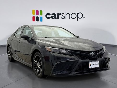 Used 2023 Toyota Camry SE image 7
