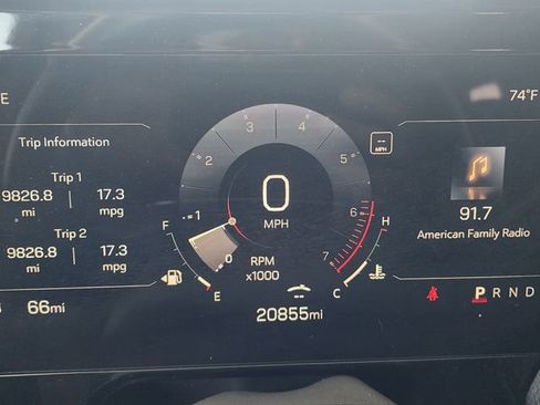 Used 2025 GMC Yukon Denali RWD image 32