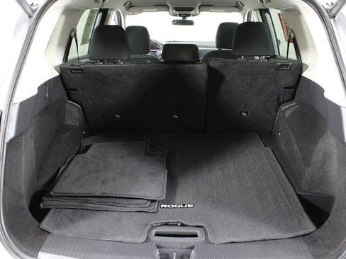 Certified 2025 Nissan Rogue SV image 18