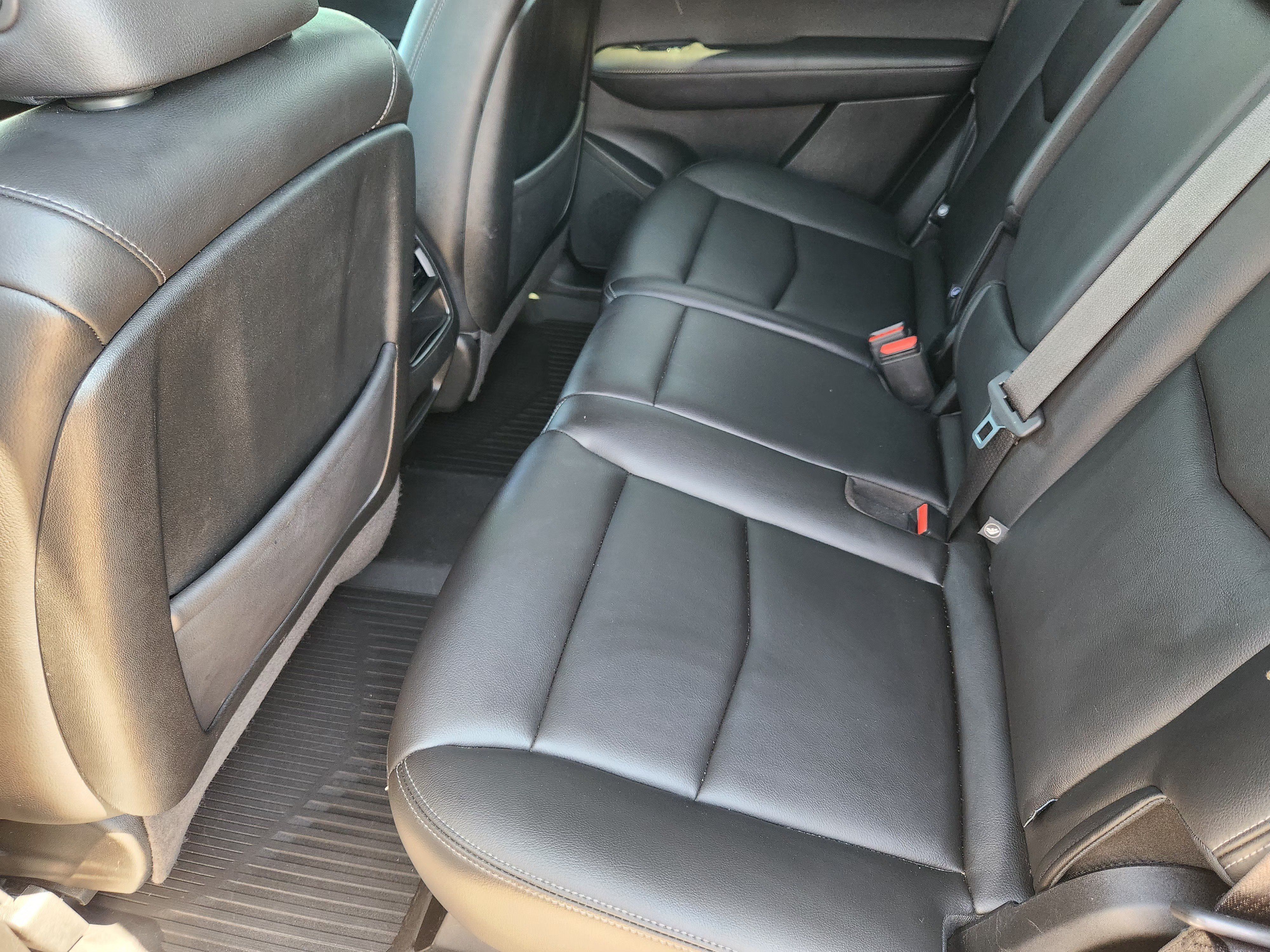 Used 2022 Cadillac XT5 Luxury w/ LPO, Floor Liner Package FWD image 30