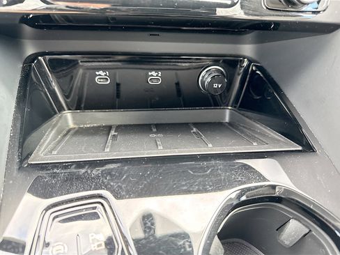 Certified 2025 Audi Q5 Premium w/ Convenience Package image 38