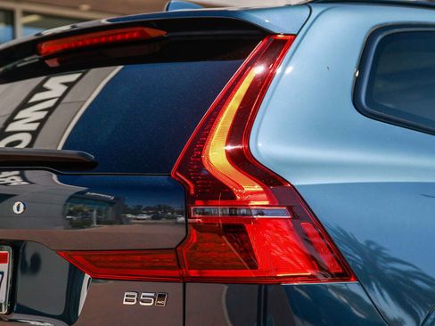 Certified 2026 Volvo XC60 B5 Plus w/ Climate Package AWD/4WD image 9
