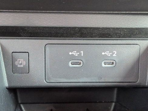 Used 2025 Nissan Kicks SR FWD image 22