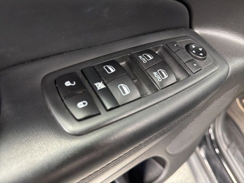 Used 2020 Jeep Grand Cherokee Laredo RWD image 18