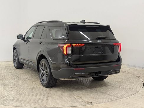 Certified 2025 Ford Explorer ST-Line w/ ST-Line Street Pack image 3