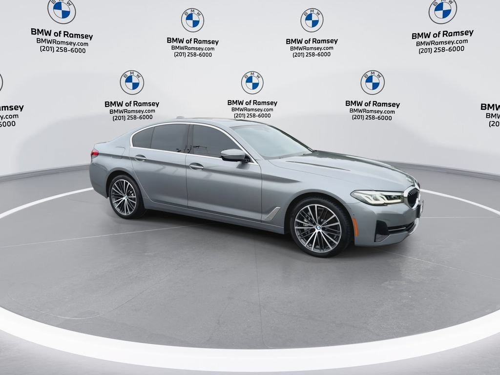 Used 2023 BMW 540i xDrive AWD/4WD image 2