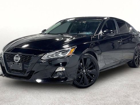 Used 2022 Nissan Altima 2.5 SR w/ Midnight Edition Package FWD image 14
