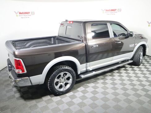 Used 2017 RAM 1500 Laramie w/ Convenience Group AWD/4WD image 4
