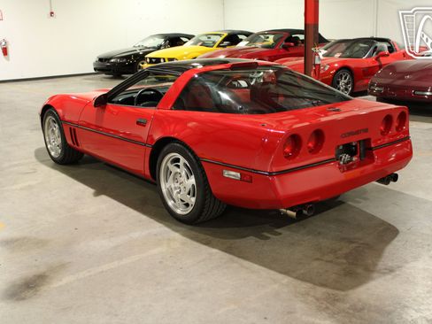 Used 1990 Chevrolet Corvette Coupe image 9
