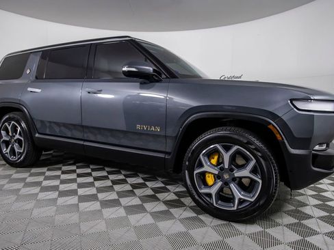 Used 2023 Rivian R1S Adventure image 9
