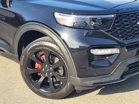 Used 2023 Ford Explorer ST w/ Equipment Group 401A image 9