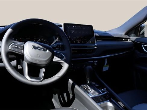 New 2026 Jeep Compass Latitude image 13