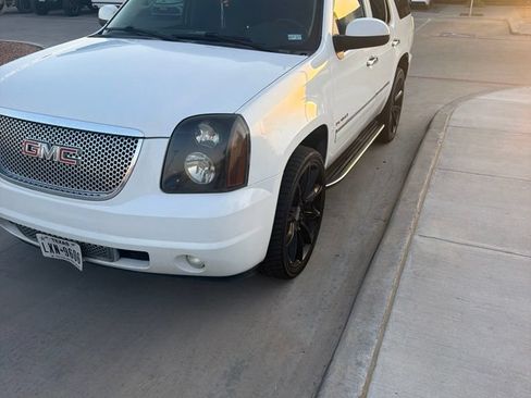 Used 2010 GMC Yukon Denali RWD image 7