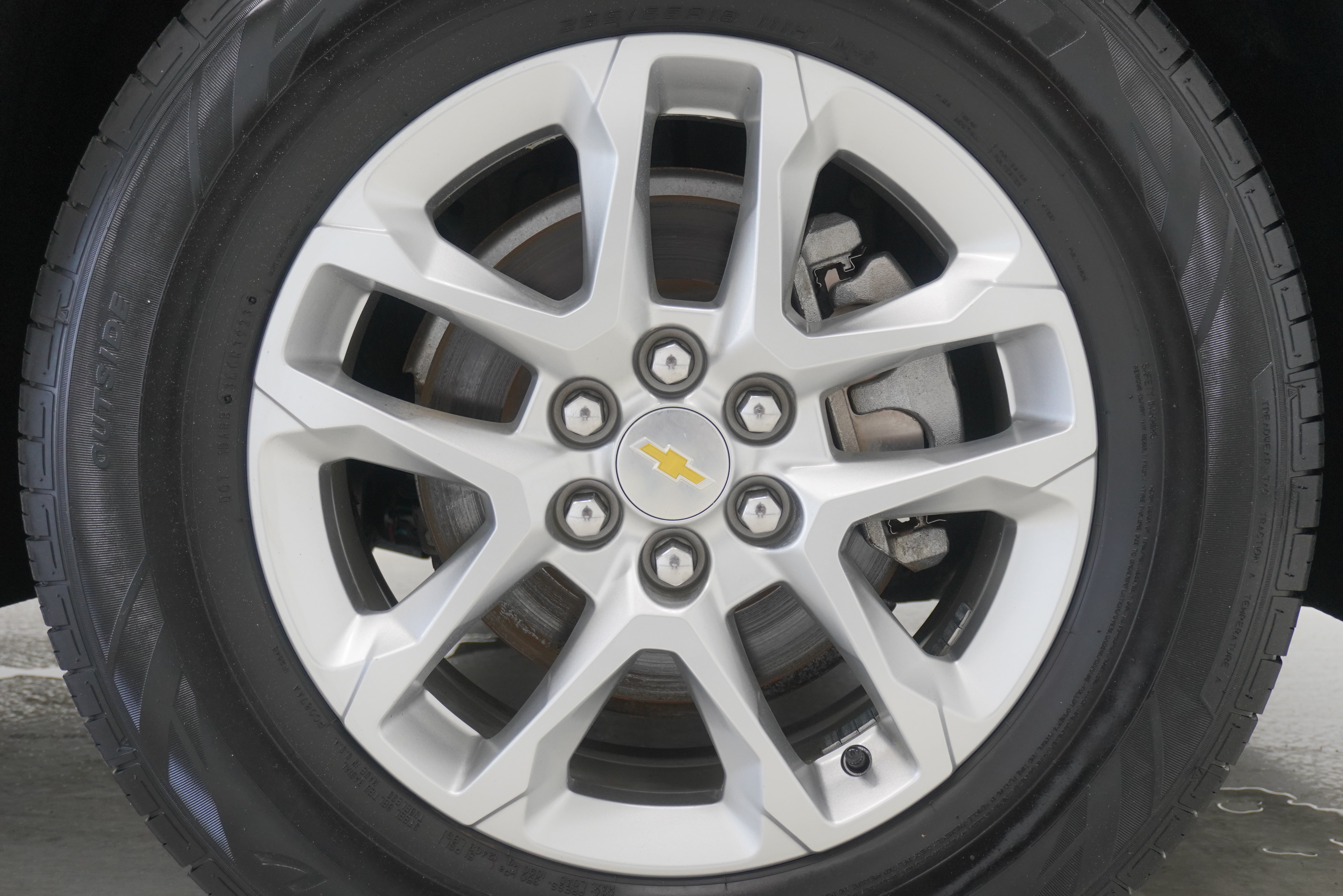 Used 2020 Chevrolet Traverse LT FWD image 28