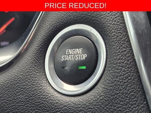 Used 2022 Chevrolet Traverse LT FWD image 23
