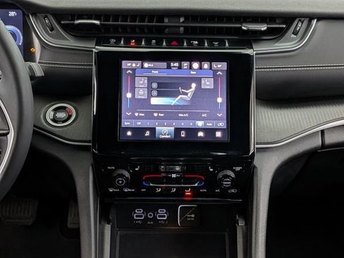 Used 2023 Jeep Grand Cherokee L Laredo image 30