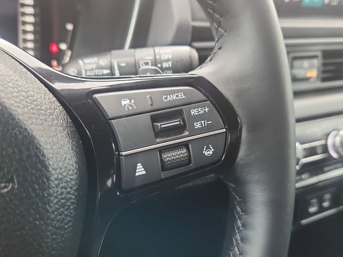 Used 2025 Honda Pilot Elite image 21