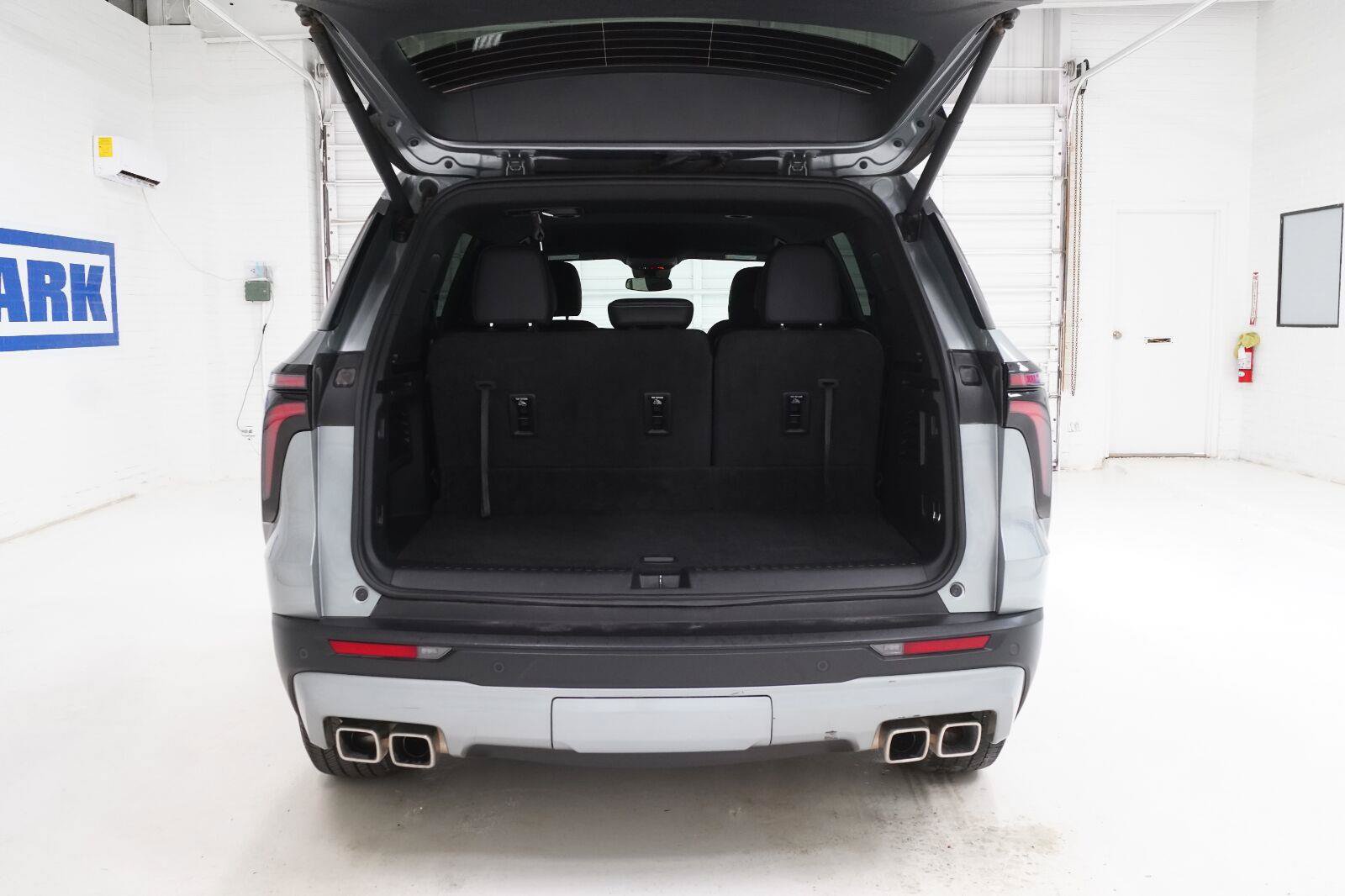 Used 2025 Chevrolet Traverse LT FWD image 27