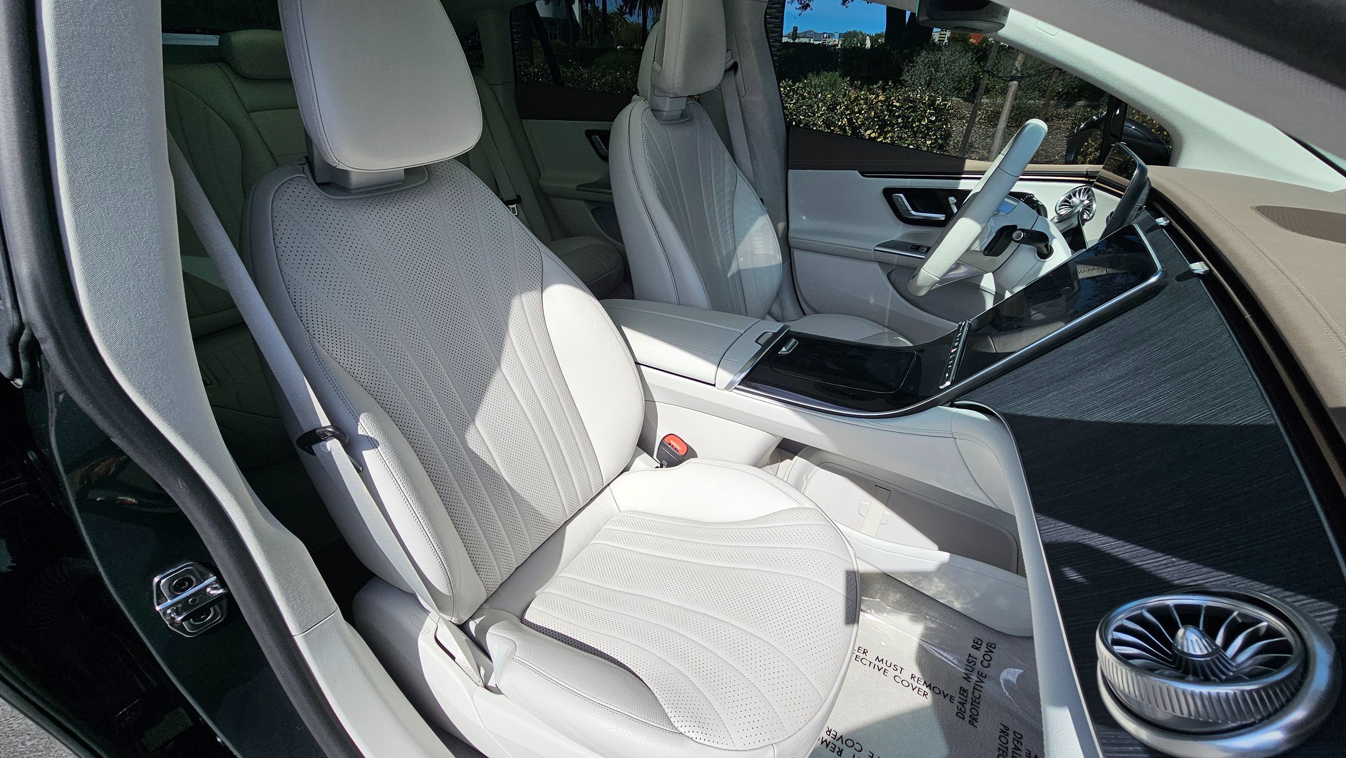Used 2023 Mercedes-Benz EQE 500 4MATIC Sedan w/ Exclusive Trim Package image 36