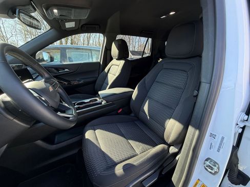 Used 2025 Chevrolet Equinox LT image 28