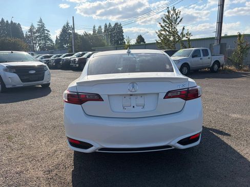 Used 2017 Acura ILX FWD image 4
