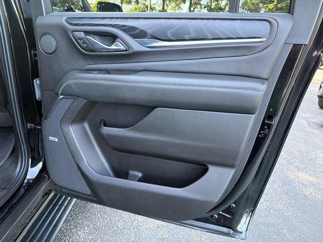 Used 2022 GMC Yukon XL Denali w/ Denali Premium Package AWD/4WD image 16