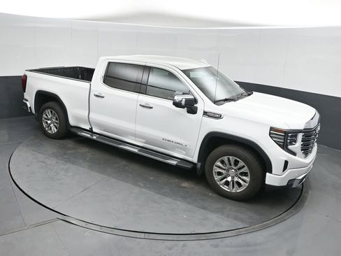 Used 2023 GMC Sierra 1500 Denali w/ Technology Package AWD/4WD image 28
