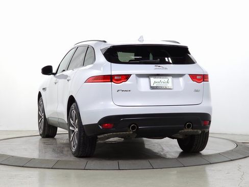 Used 2018 Jaguar F-PACE Prestige image 3