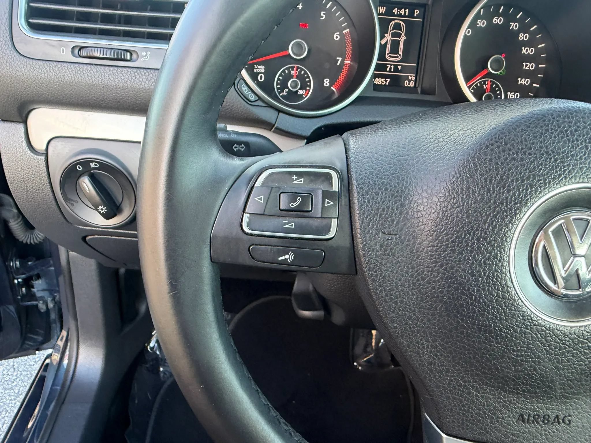 Used 2013 Volkswagen Golf 4-Door FWD image 17
