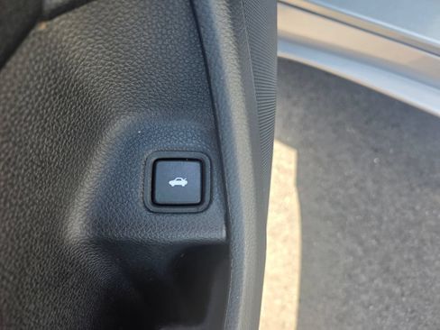 Certified 2018 Honda Accord LX image 10