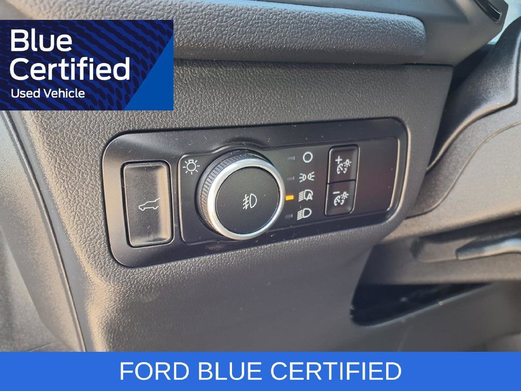 Certified 2025 Ford Escape ST-Line Select AWD/4WD image 23