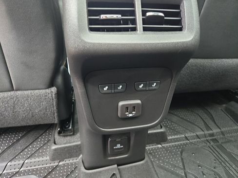 Used 2023 Chevrolet Equinox Premier image 28