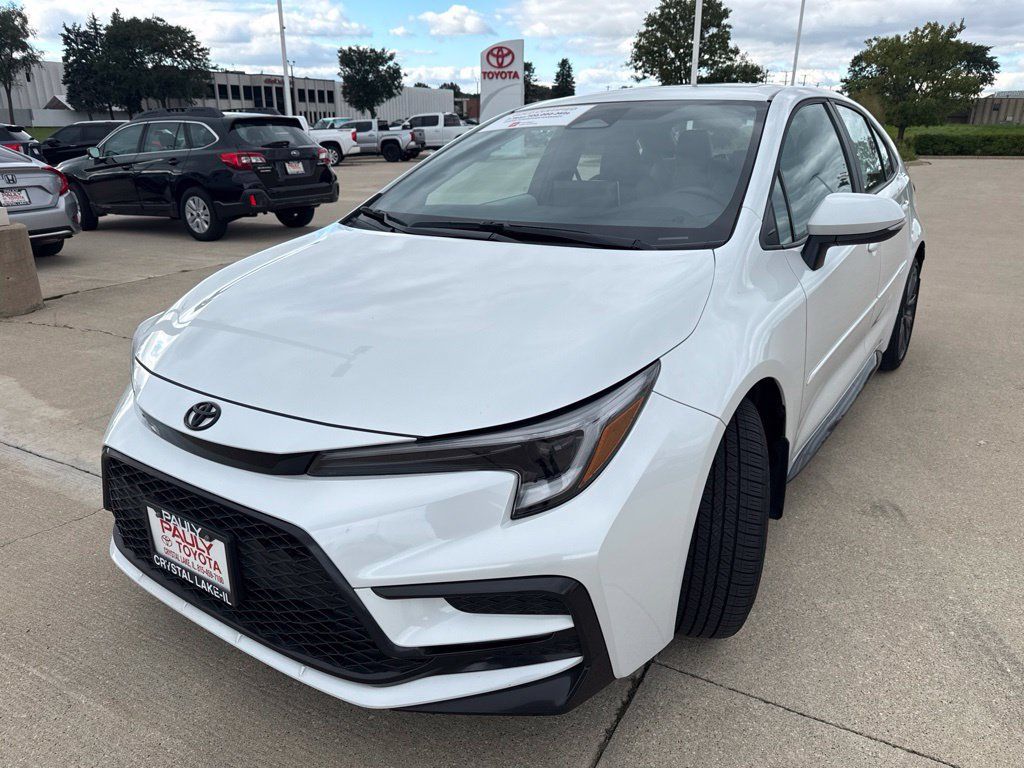 Certified 2025 Toyota Corolla SE w/ SE Premium Package FWD image 6