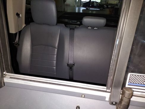 Used 2022 RAM 1500 4x4 Crew Cab Classic w/ Chrome Appearance Group image 13