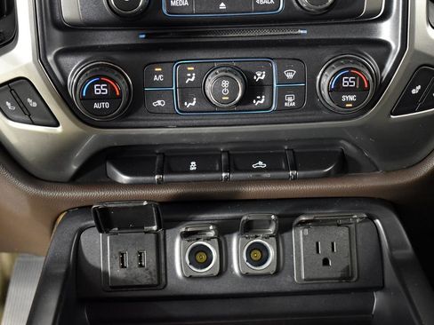 Used 2018 Chevrolet Silverado 1500 LT w/ All Star Edition image 35