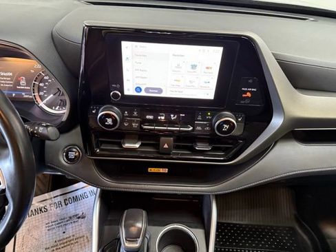 Used 2023 Toyota Highlander L image 25