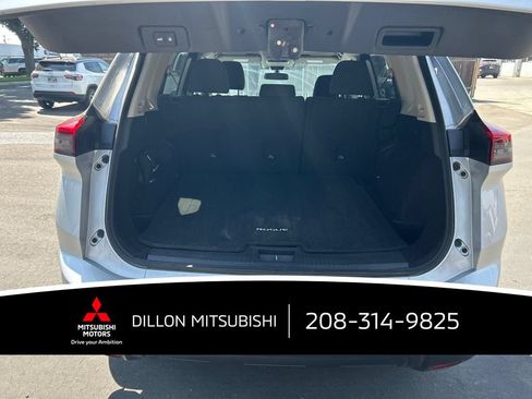 Used 2025 Nissan Rogue SV AWD/4WD image 10