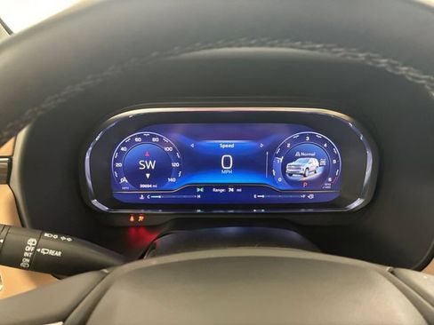 Certified 2024 Chevrolet Suburban Premier AWD/4WD image 25